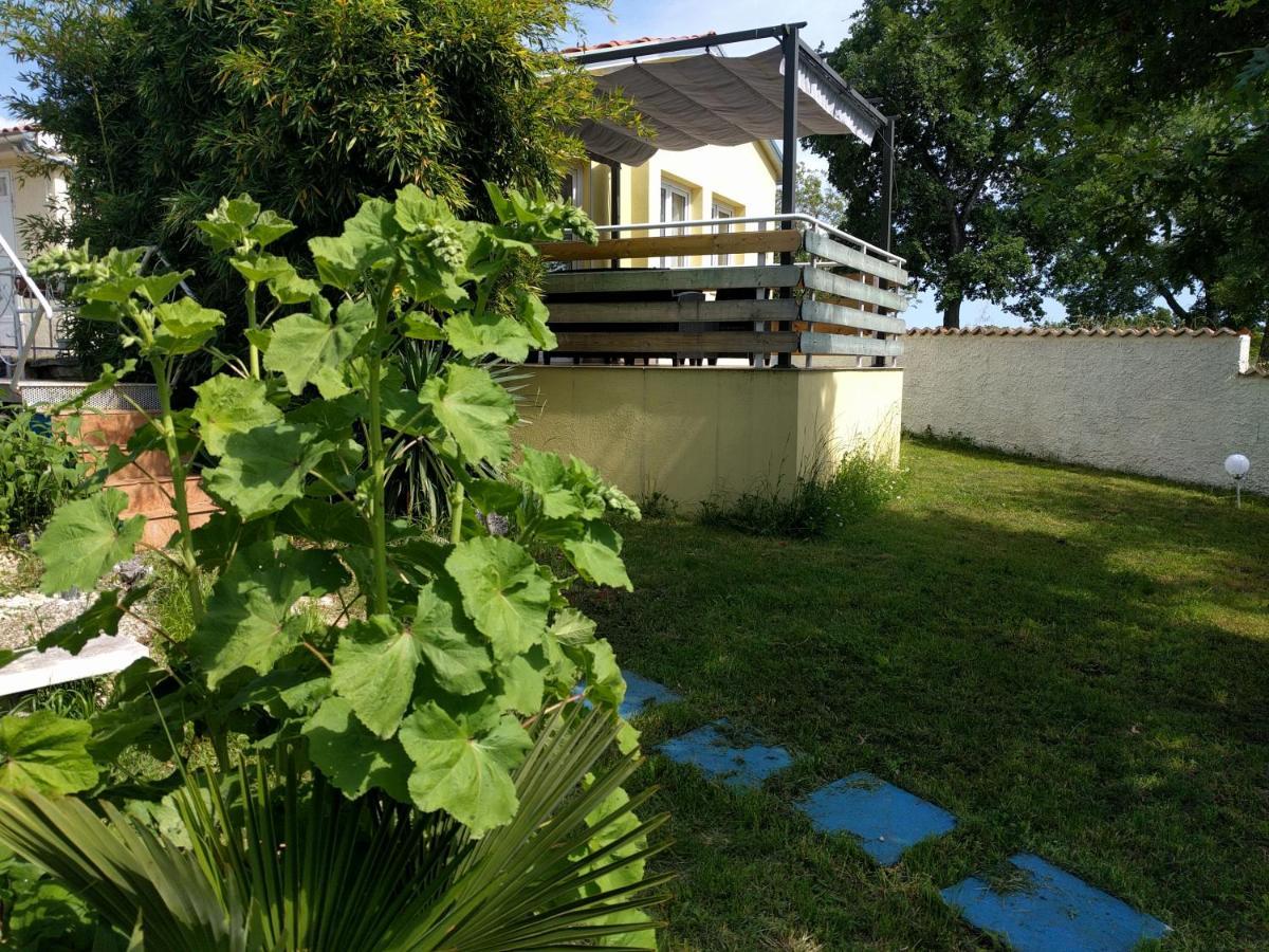 Apartment Helena Kanfanar Εξωτερικό φωτογραφία